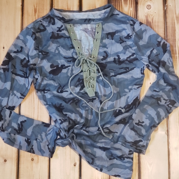 Camouflage Choker Long Sleeve Top - Picture 2 of 3